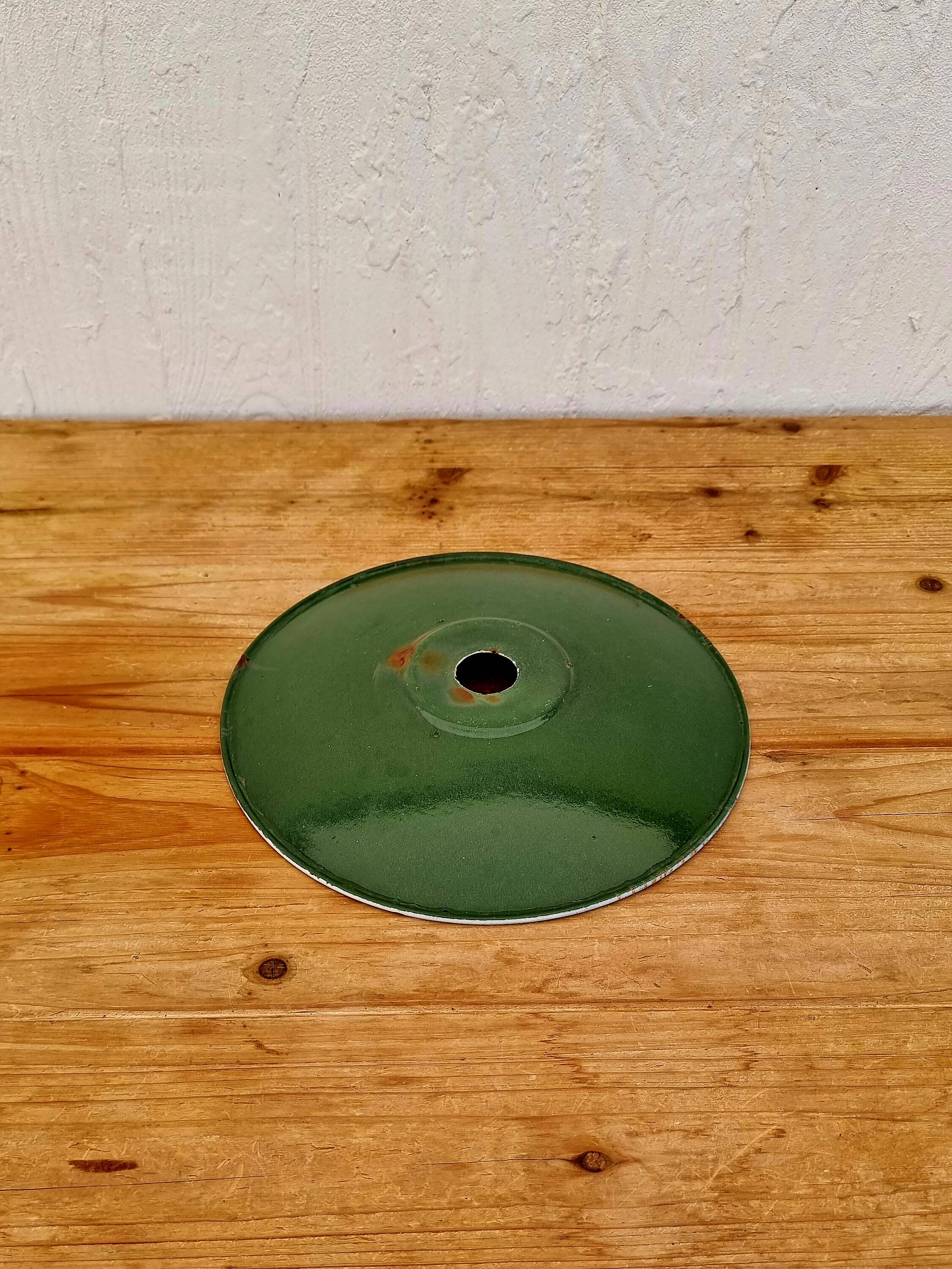 Enamelled sheet metal suspension