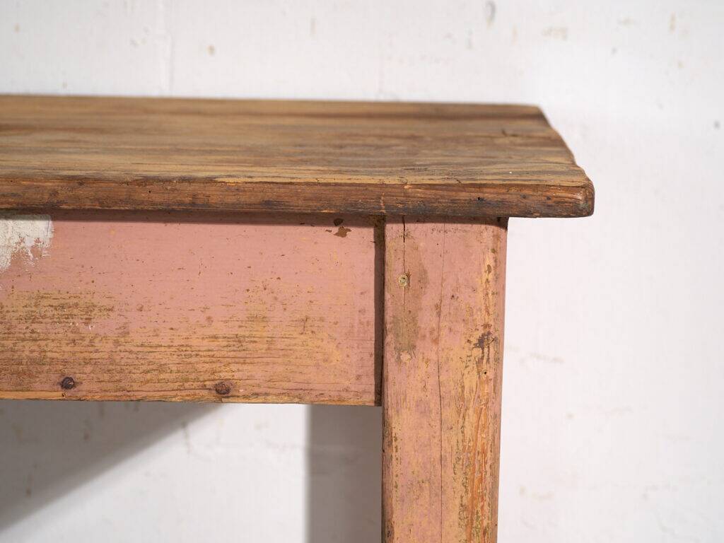 Table de cuisine ancienne en bois de pin – Europe centrale, vers 1900