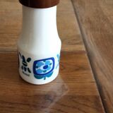 Mobil opaline salt shaker