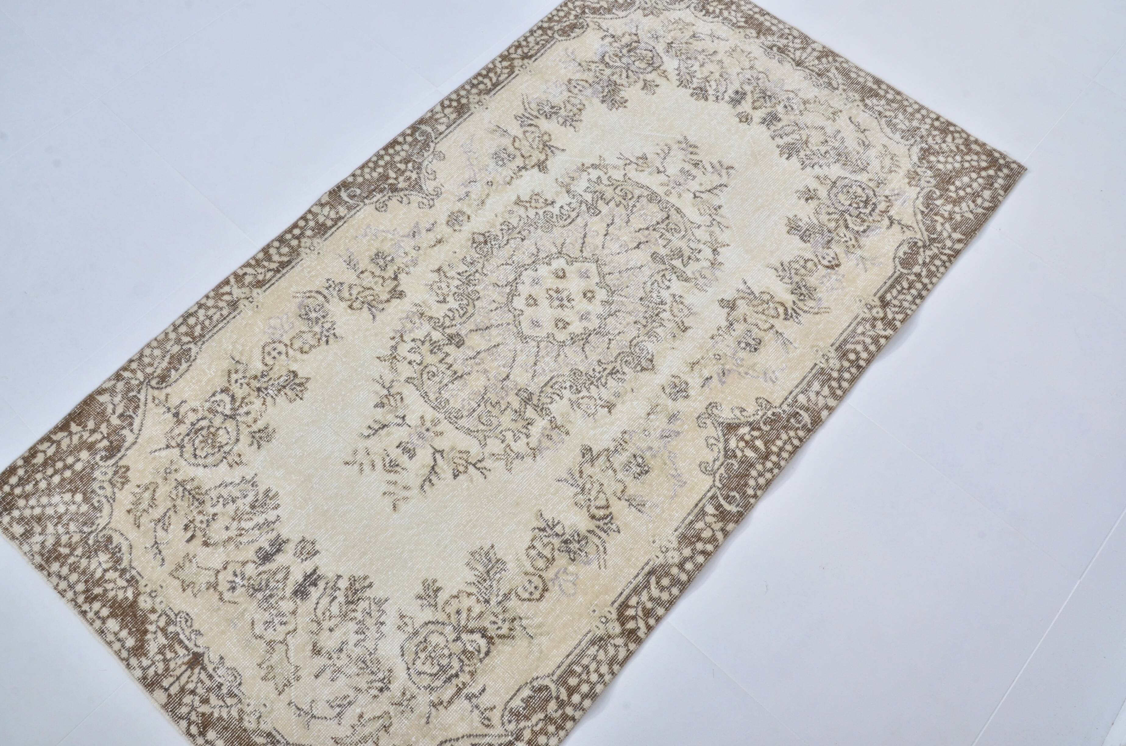 Vintage biege home living rug sku 3143
