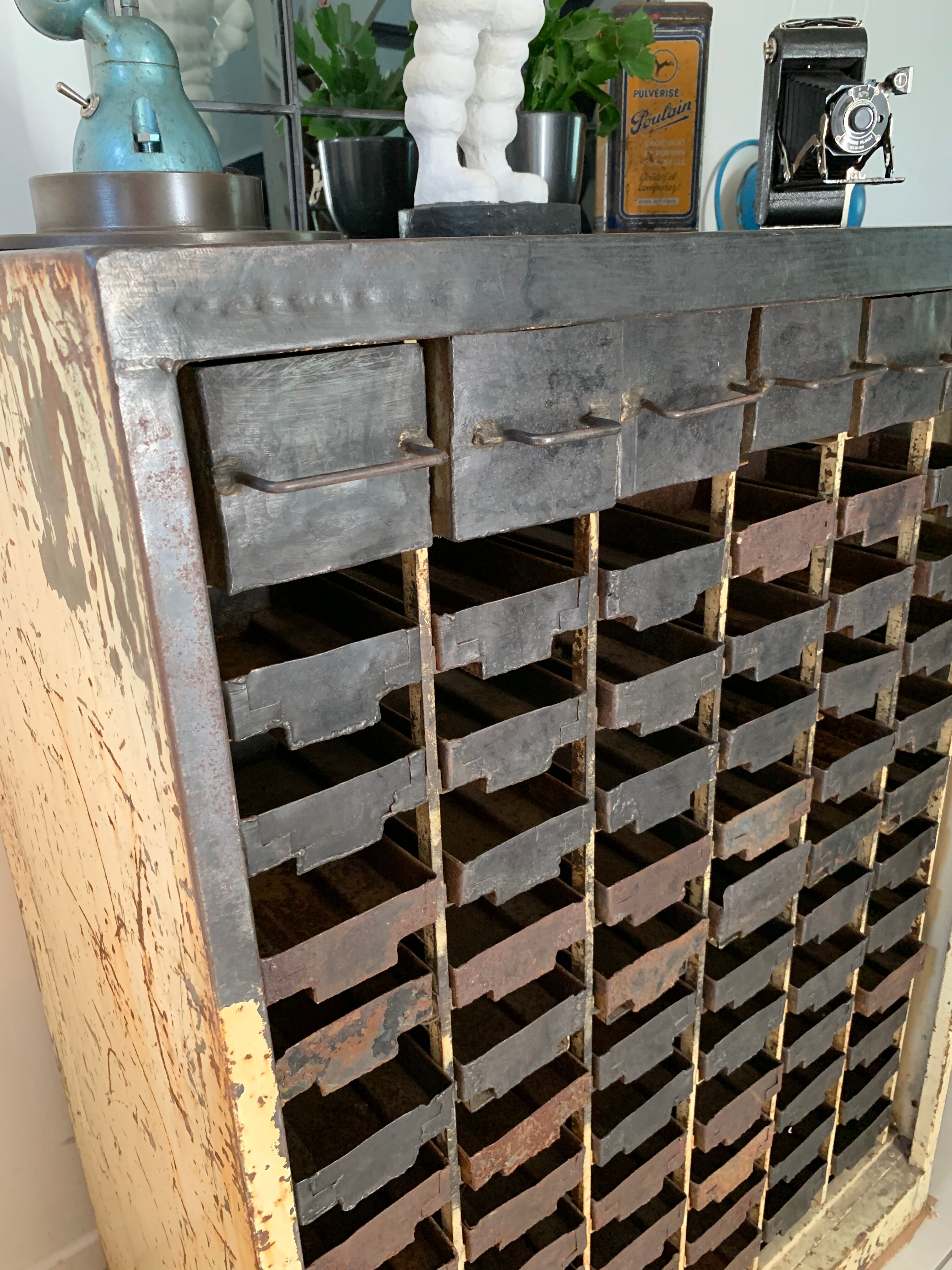 Industrial workshop furniture with metal drawers