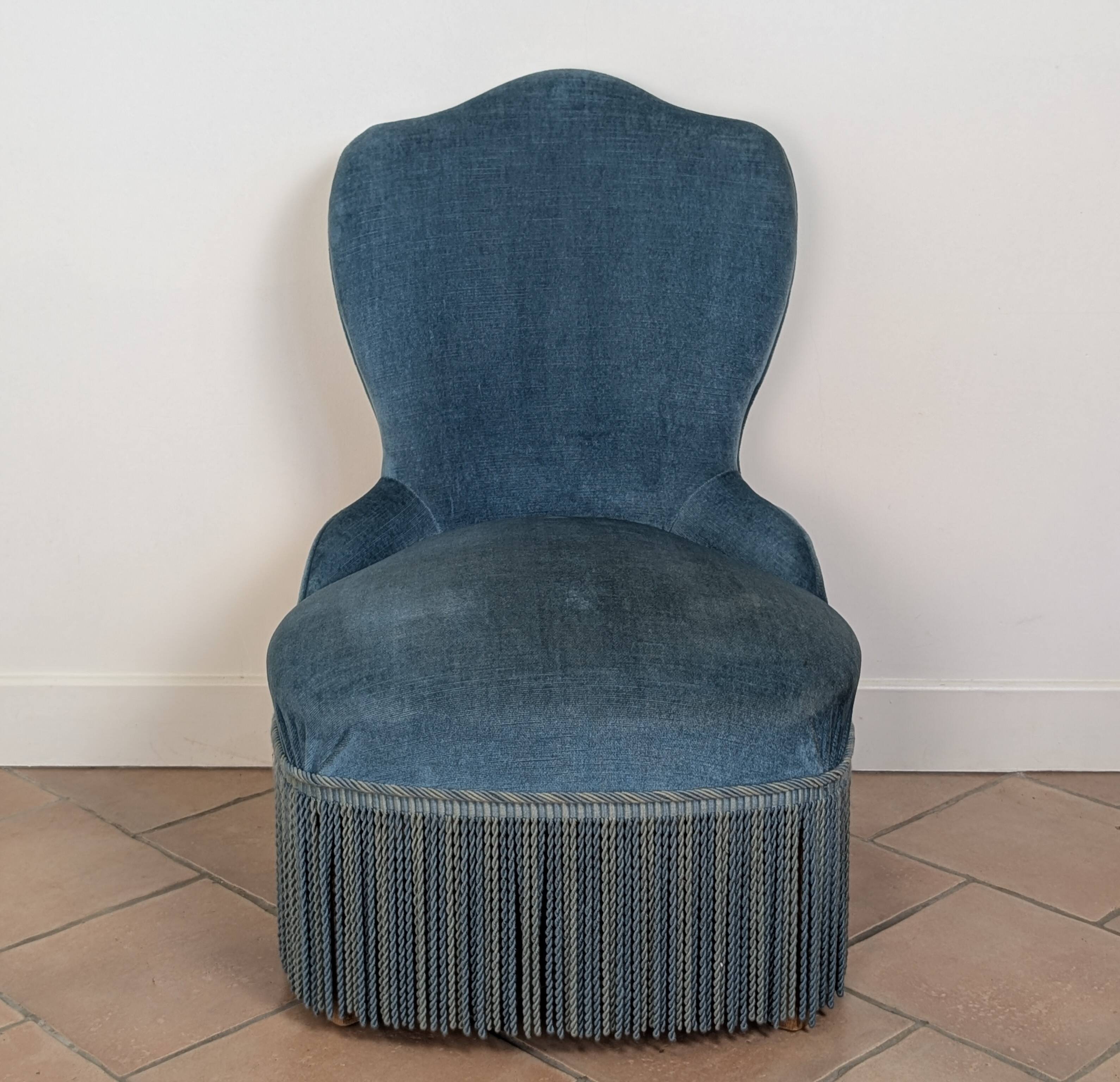 Frog chairs and pouffe