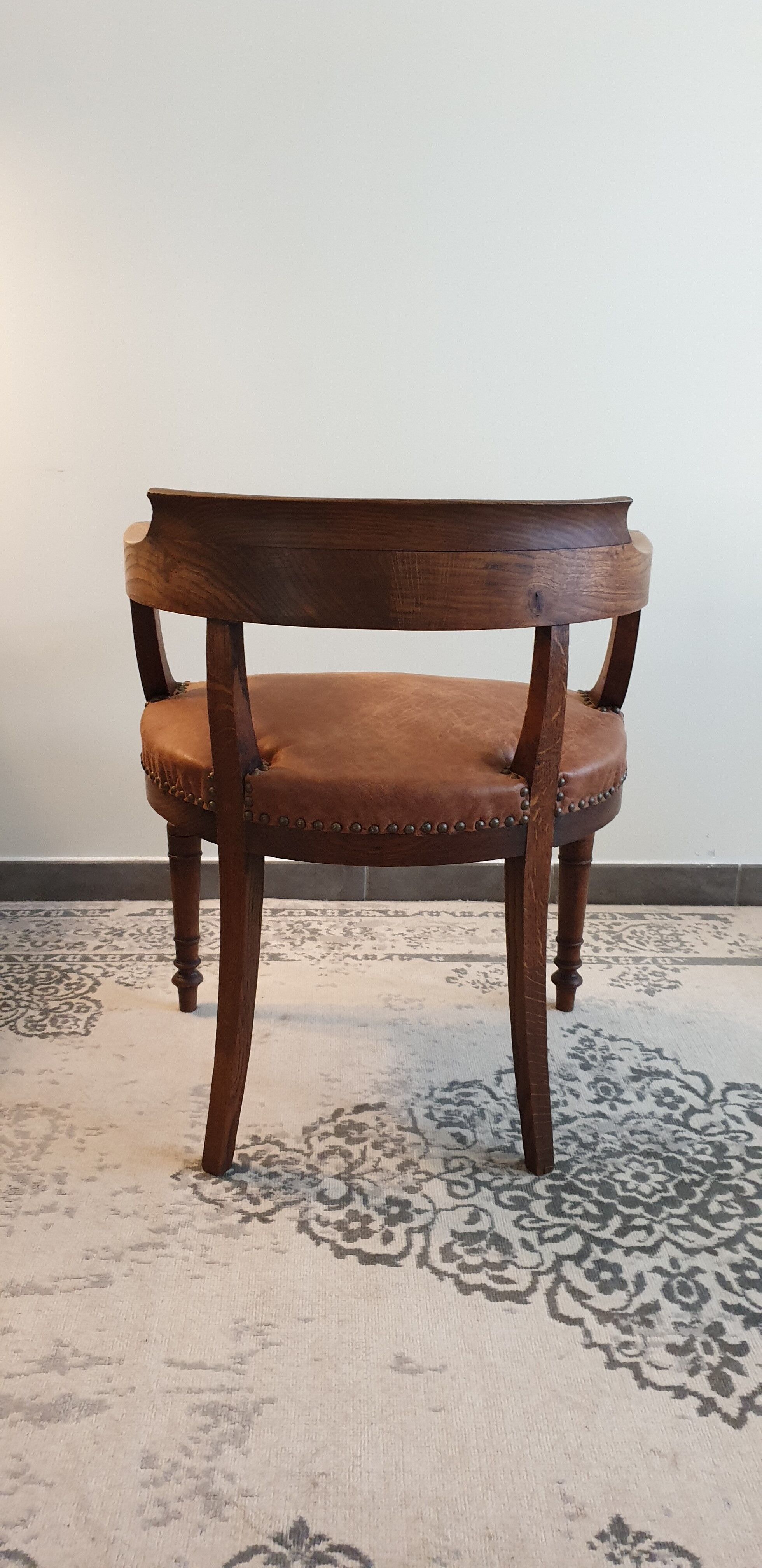 Renovated notary chair