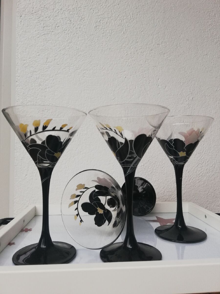 4 glasses with Luminarc Domino series Anaïs vintage black feet