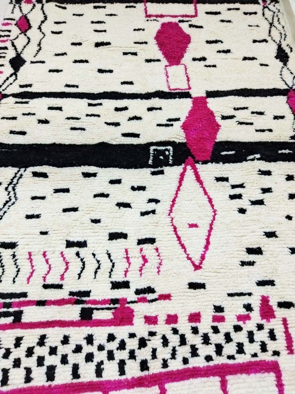 Moroccan berber carpet 284x178cm