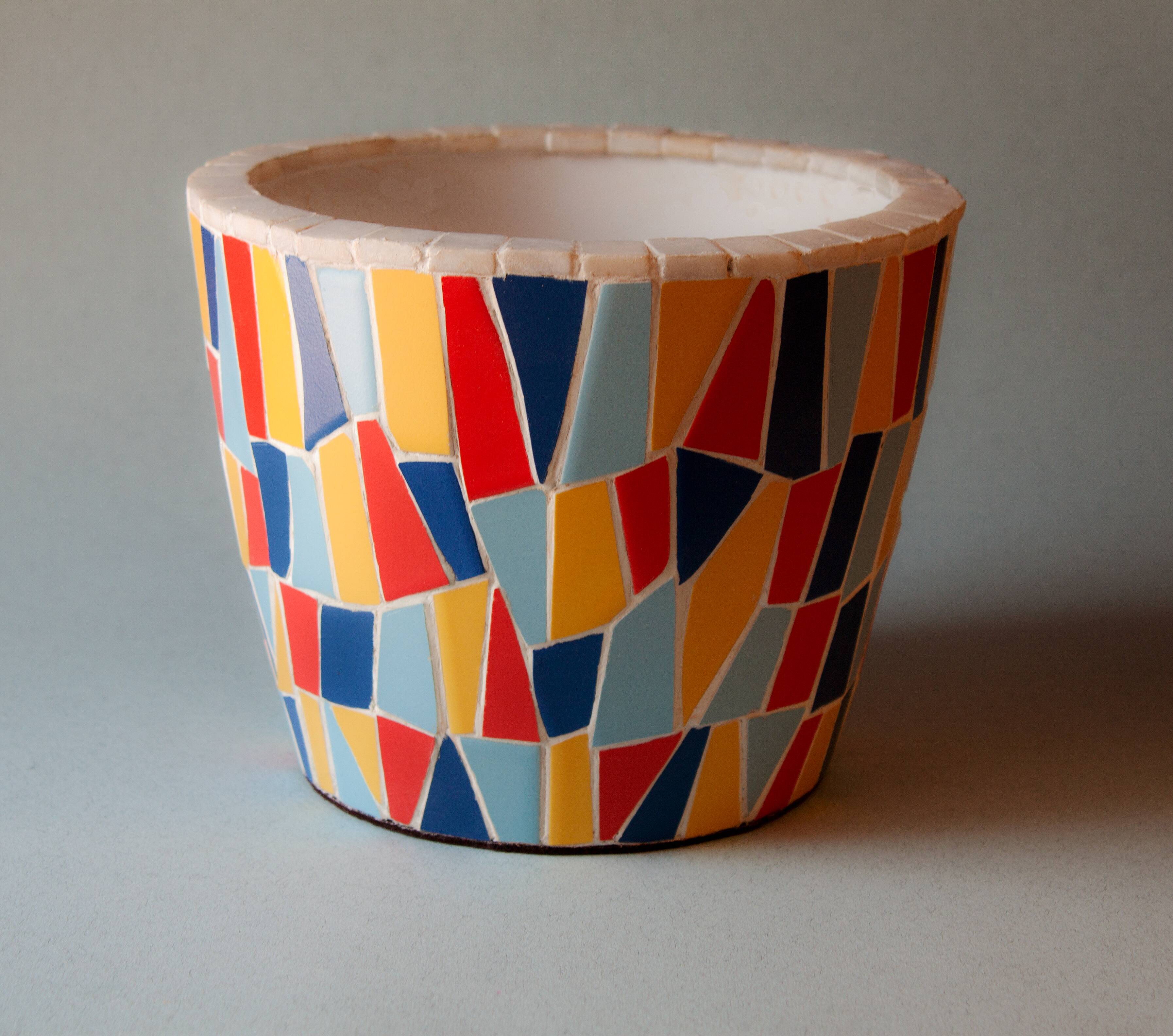 Ceramic vase decorated with modernist mosaic in trencadís style (Gaudí. Barcelona).