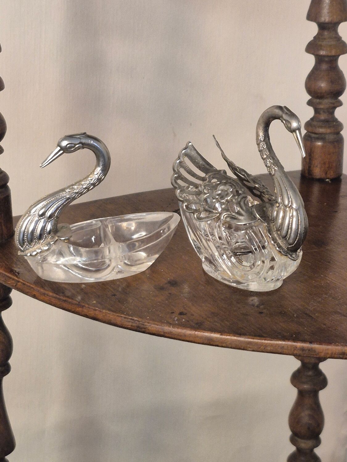 Swan salt shakers