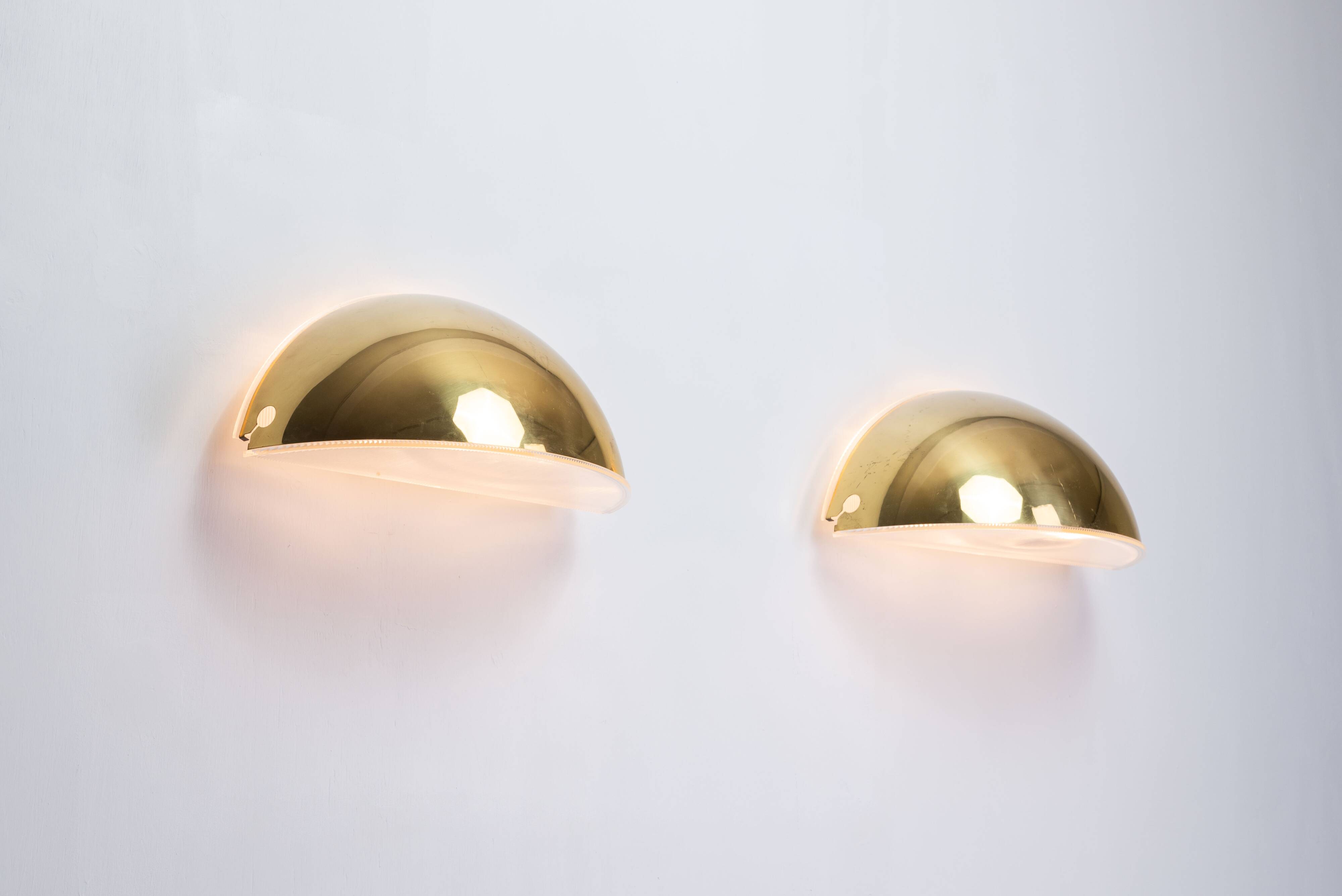 ‘‘Quarto 453’’ wall lamps by Tobia Scarpa for Flos, Italy, 1970s.