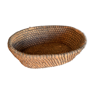 Oval reed basket