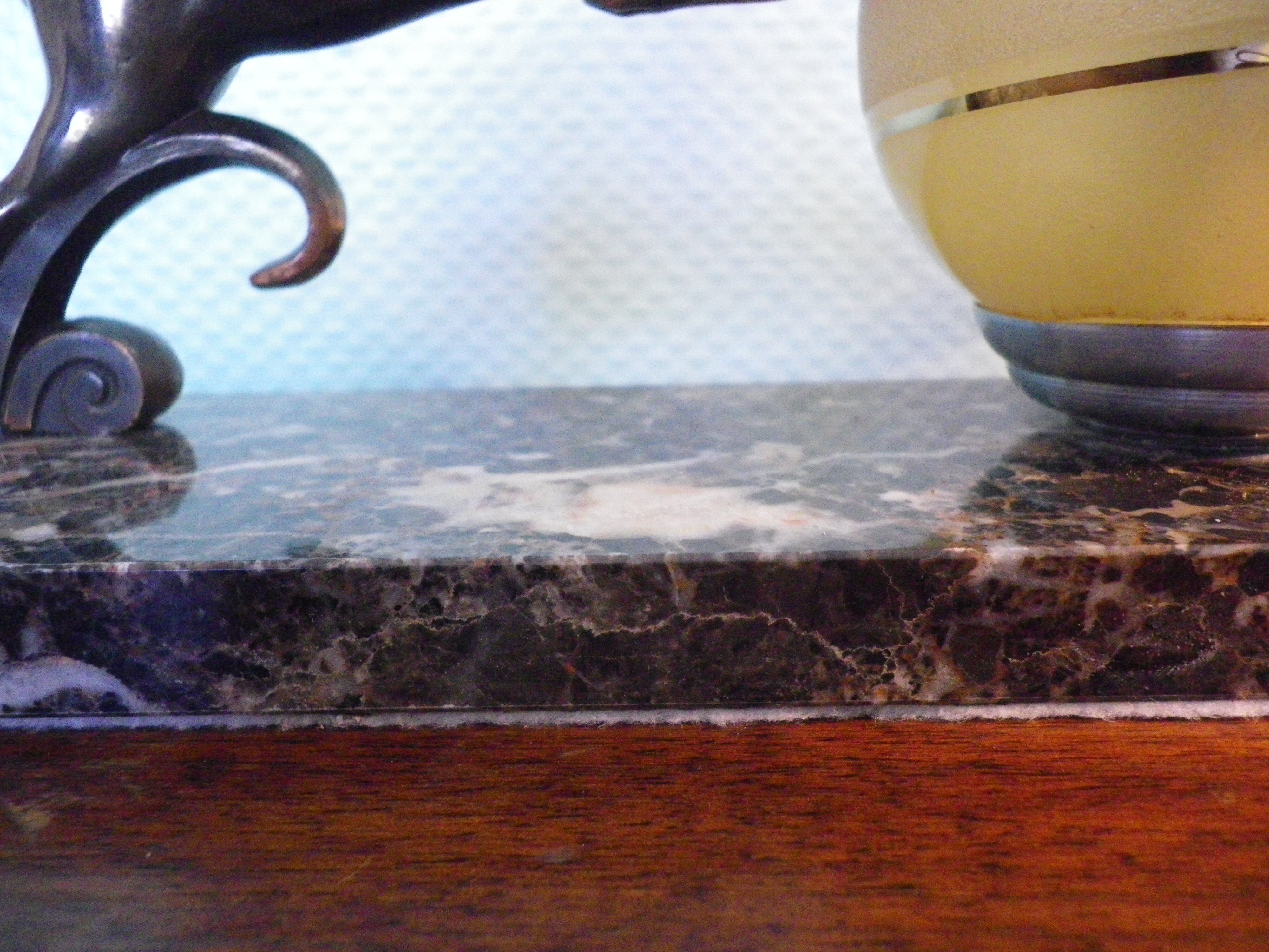 Art deco table lamp, marble, opaque glass and granite, animal in bronze patinated regulator