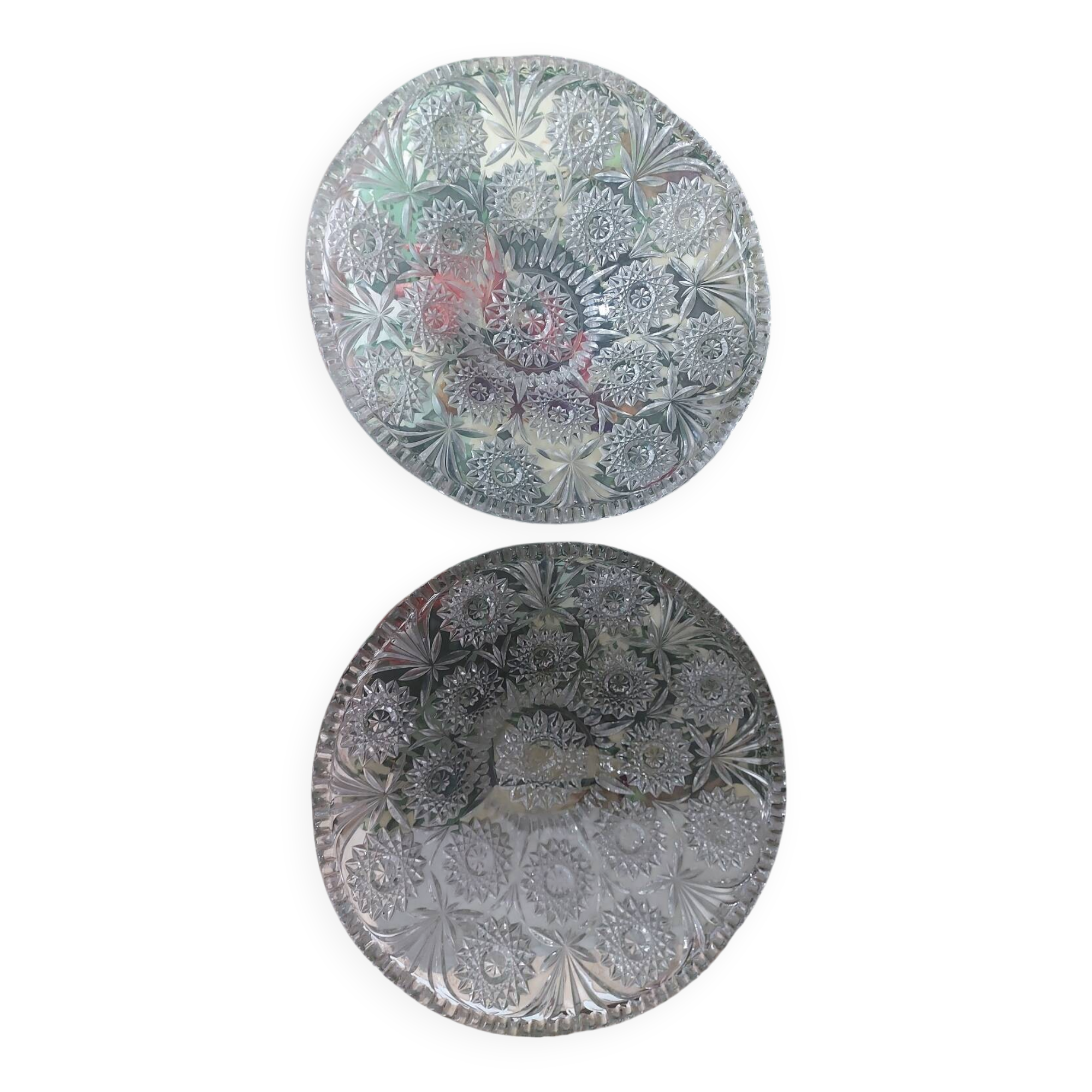 2 dishes or baskets in pressed moulded cut glass