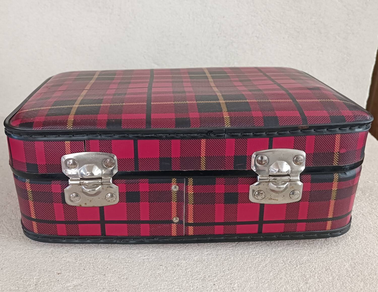 Small vintage tartan pattern suitcase