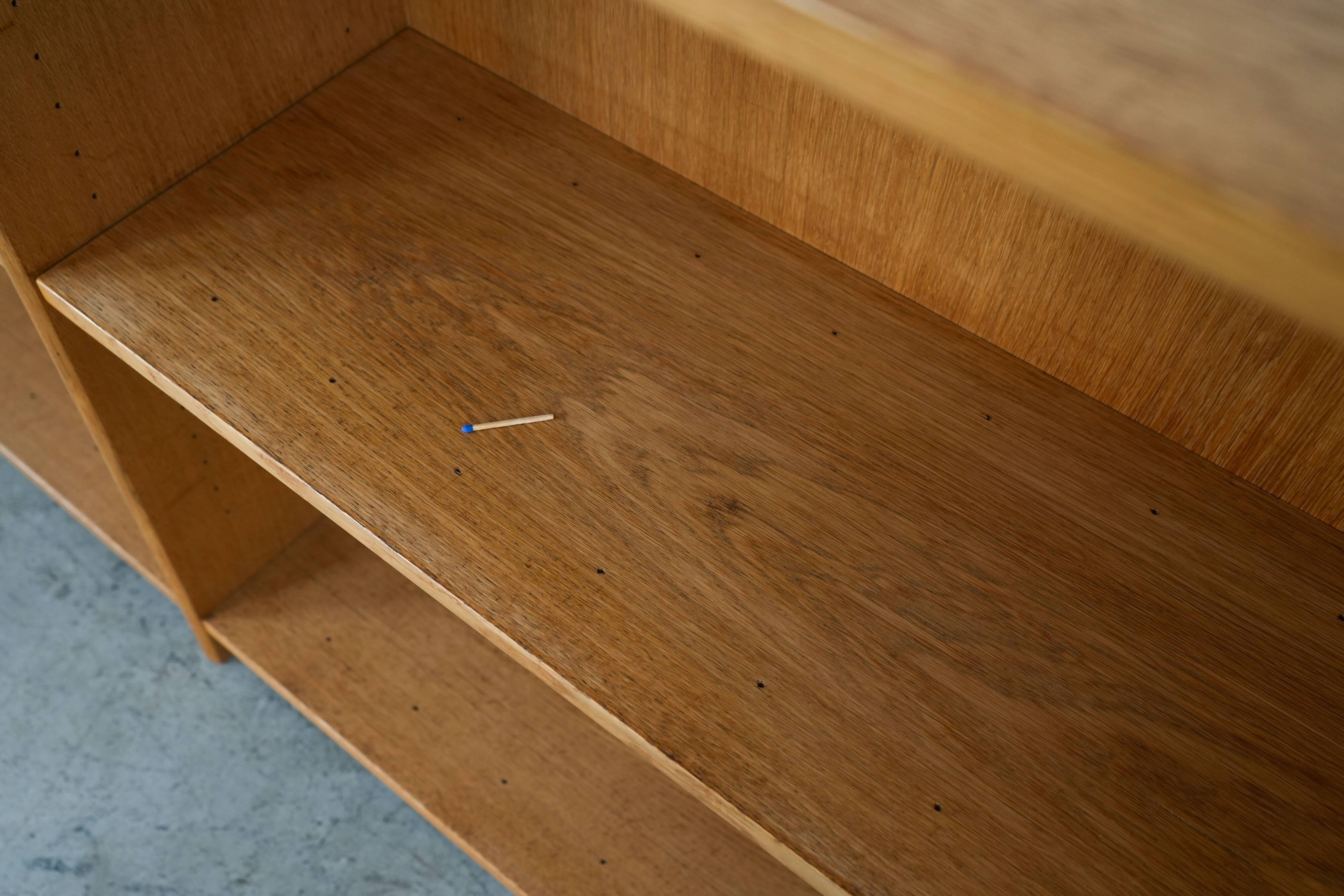 Oak bookcase, Danish design, 1970s, manufacturer: Lyby Møbler