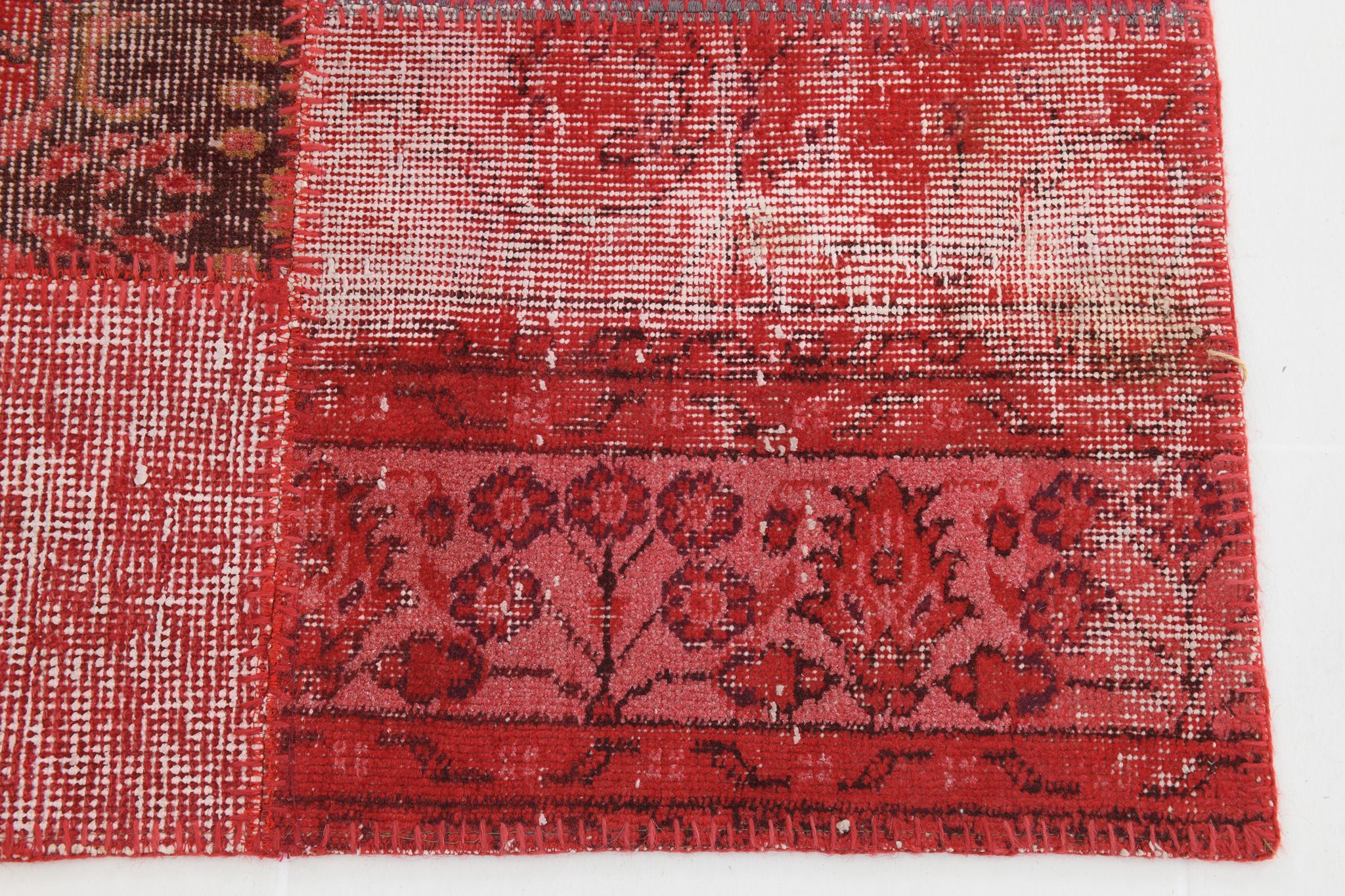 5x8 red tones turkiah rug 169x240cm