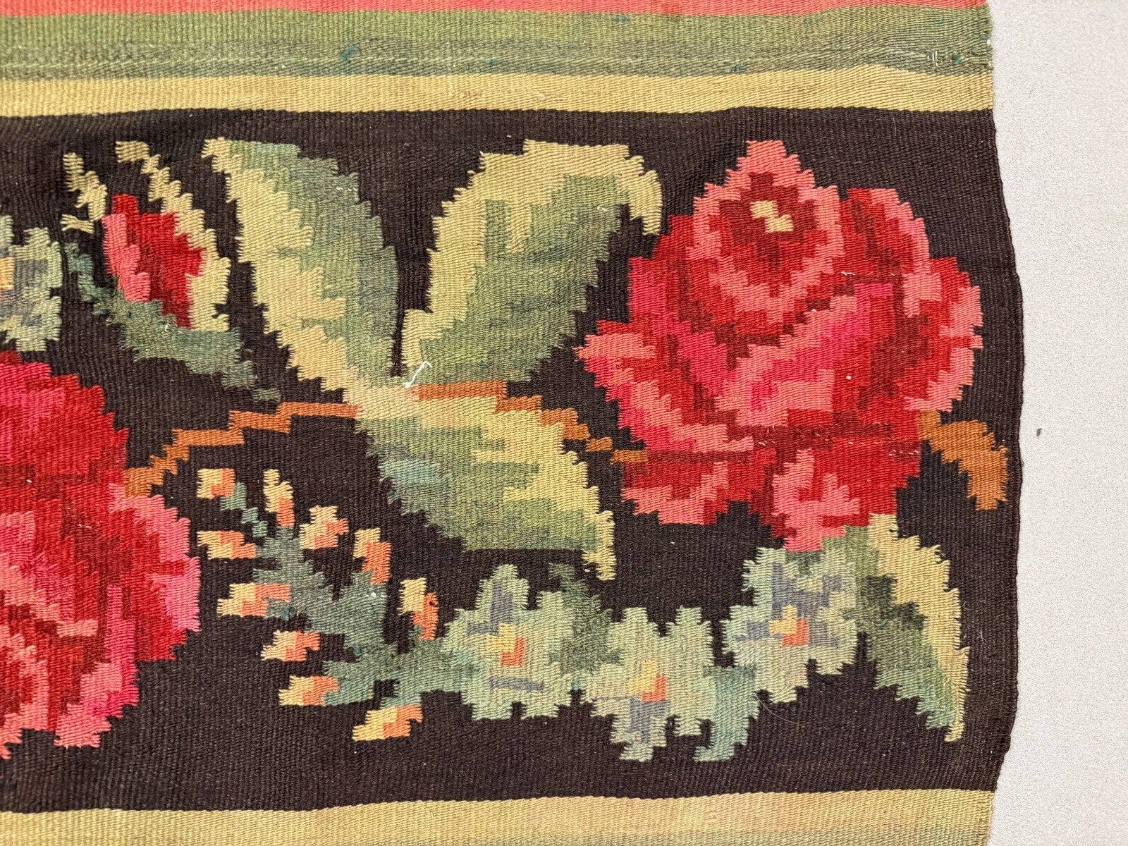 Moldovan square kilim rug 146x130 cm vintage kelim wool rug medium 2520