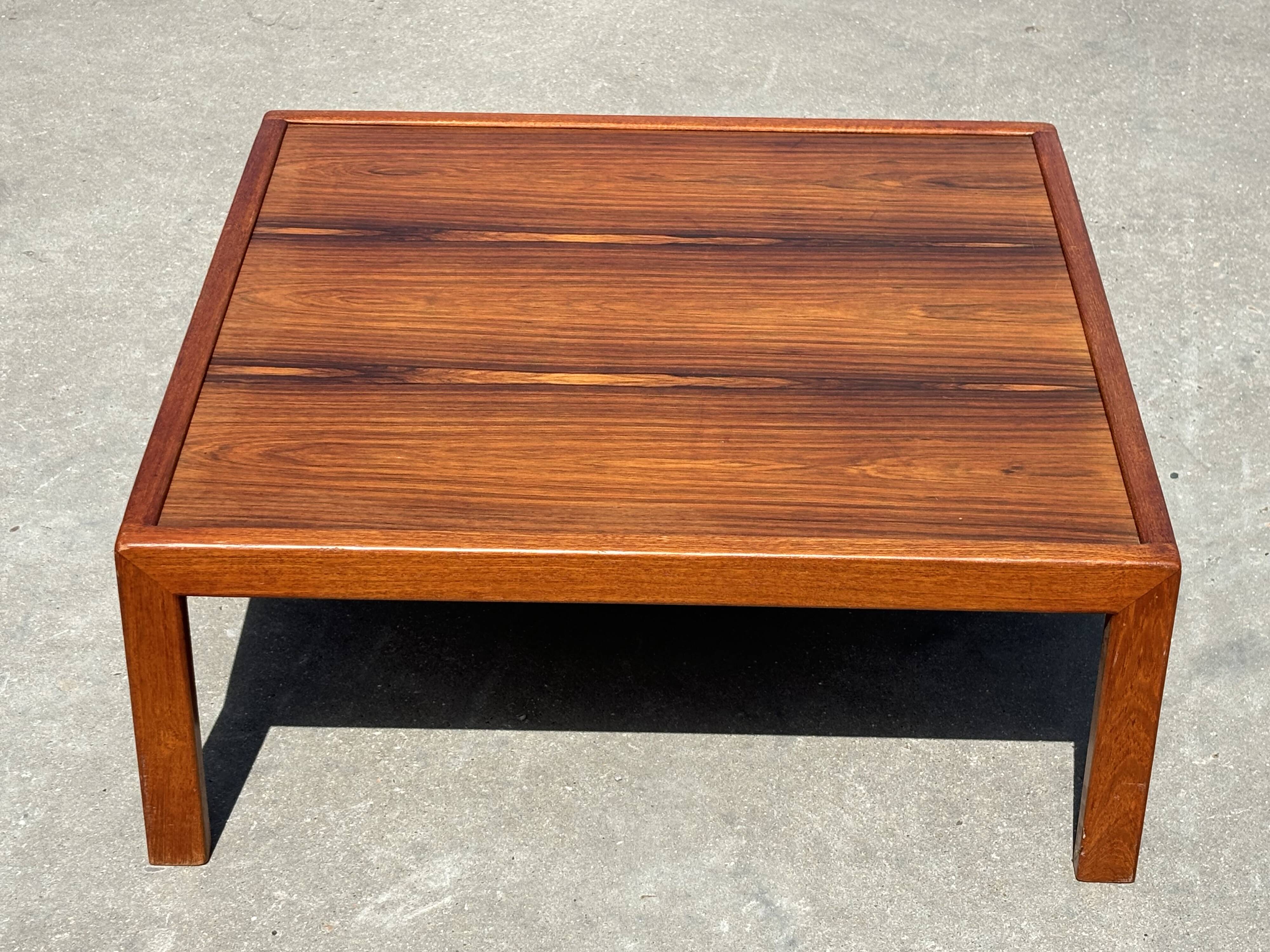Vintage coffee table rosewood 70's design minimalist