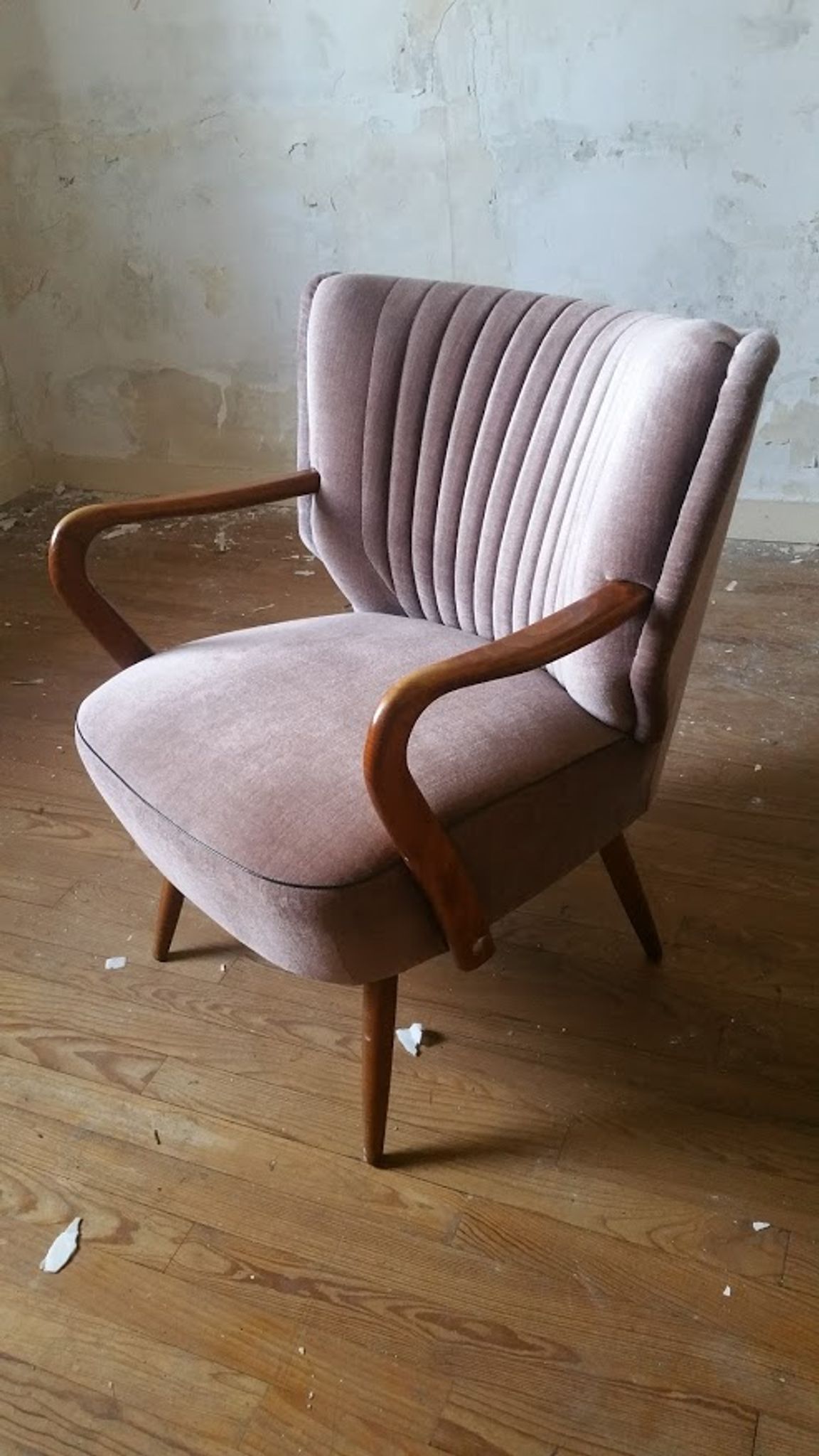 Fauteuil vintage années 50/60 beige rosé