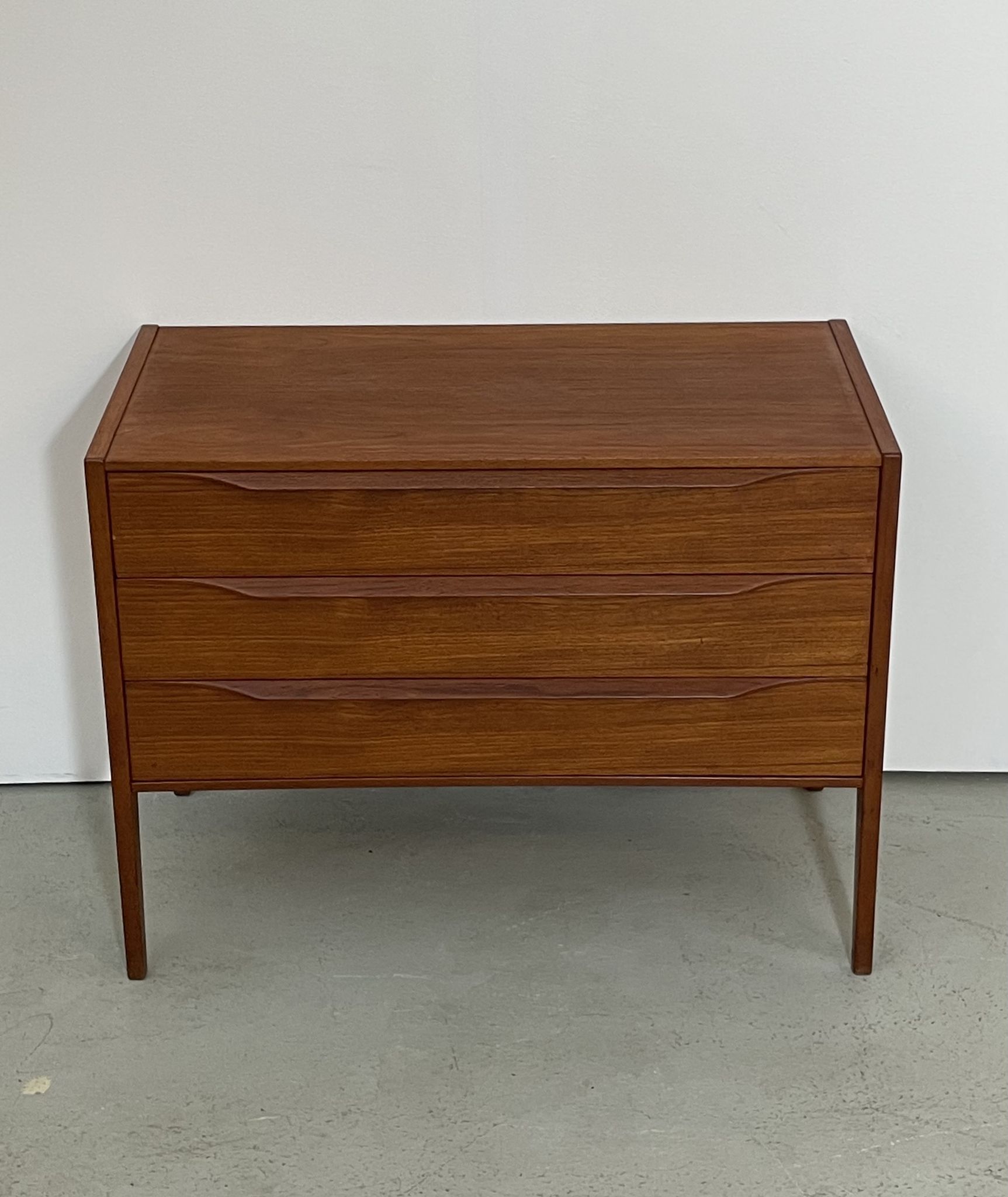 Commode en teck danois no34 par Kai Kristiansen années 1960