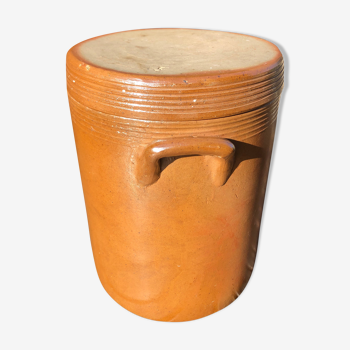 Terracotta pot