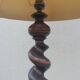 Lampe de chevet en bois tourné dans le style de Charles Dudouyt abat-jour