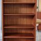 Bibliothèque haute du milieu du siècle