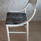 Chaise Baumann blanche.