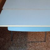 Table formica bleue