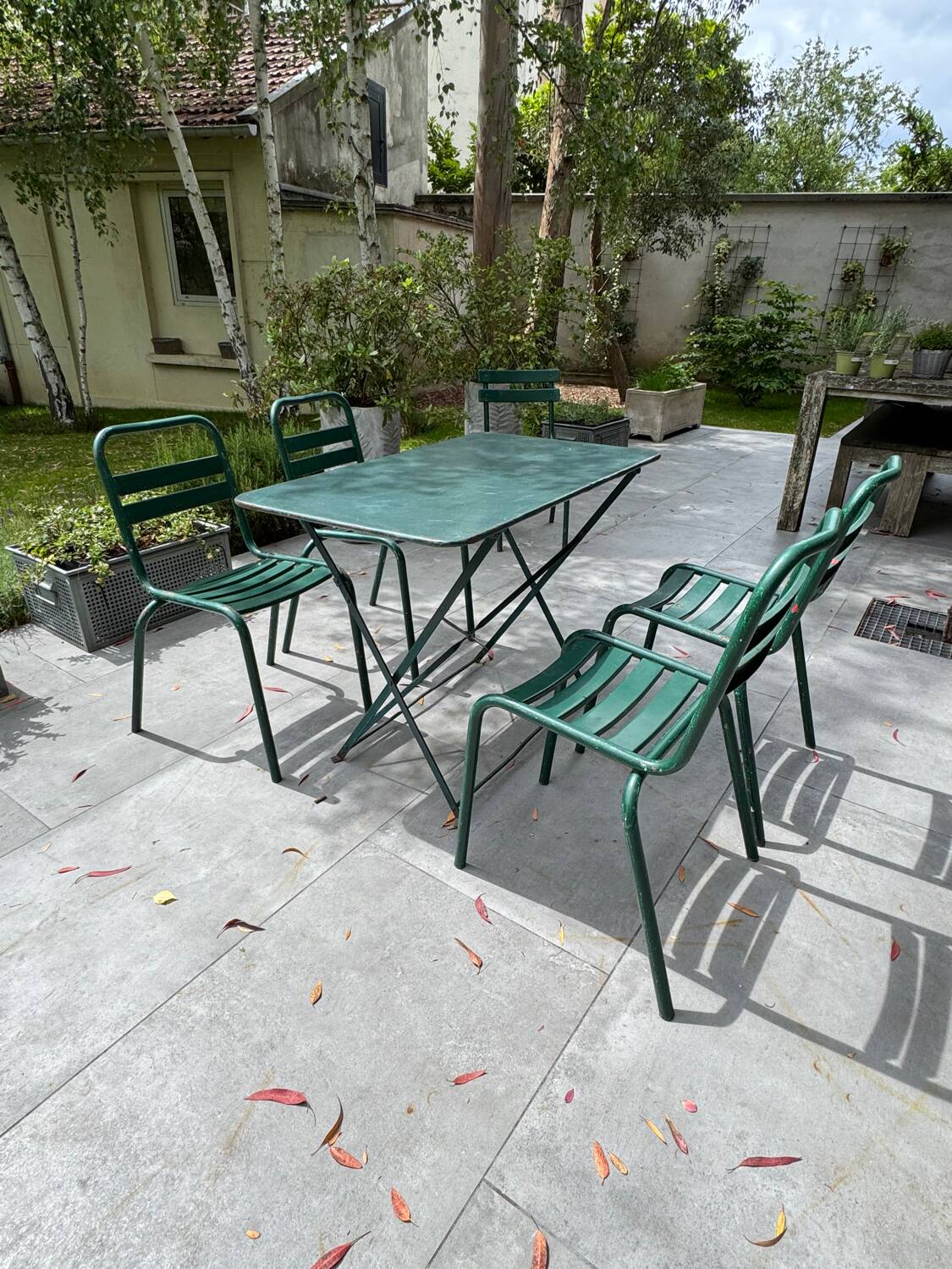 Metal garden furniture