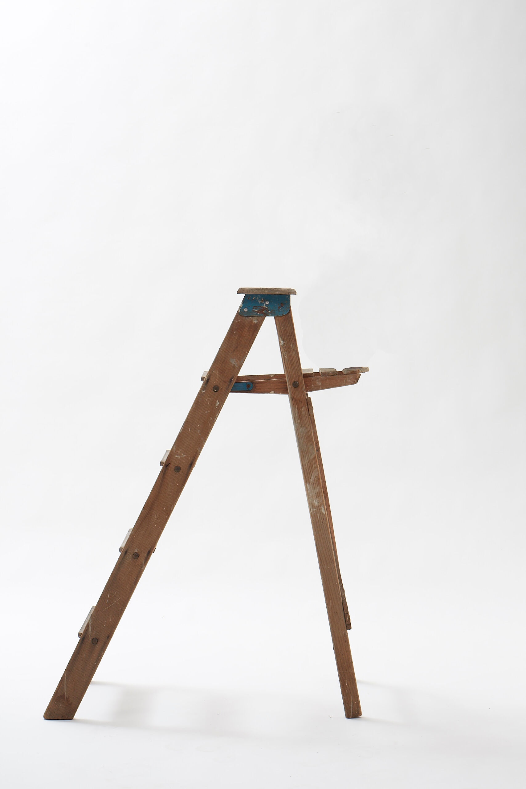 Wooden painter's stepladder