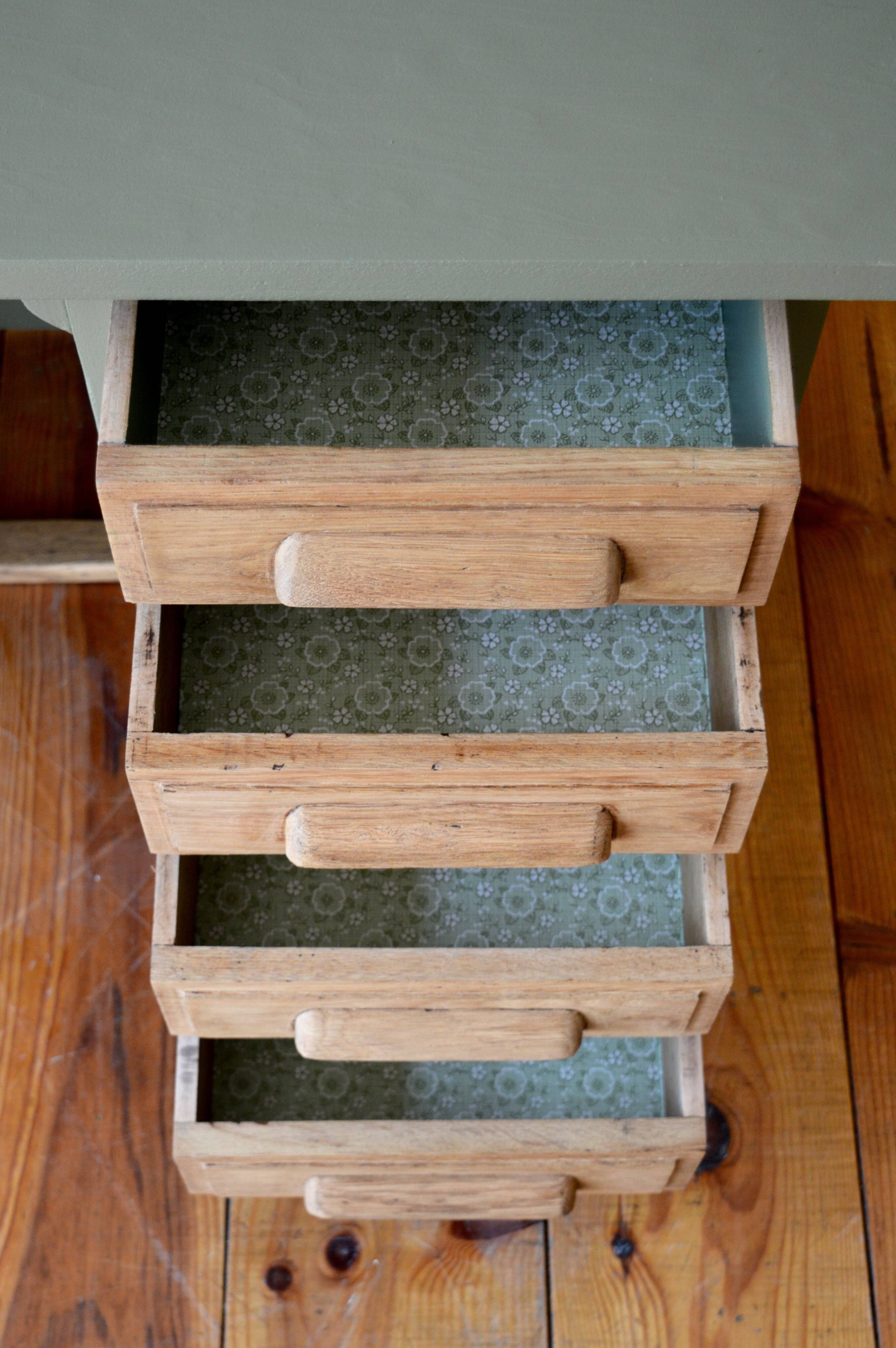 Children's desk