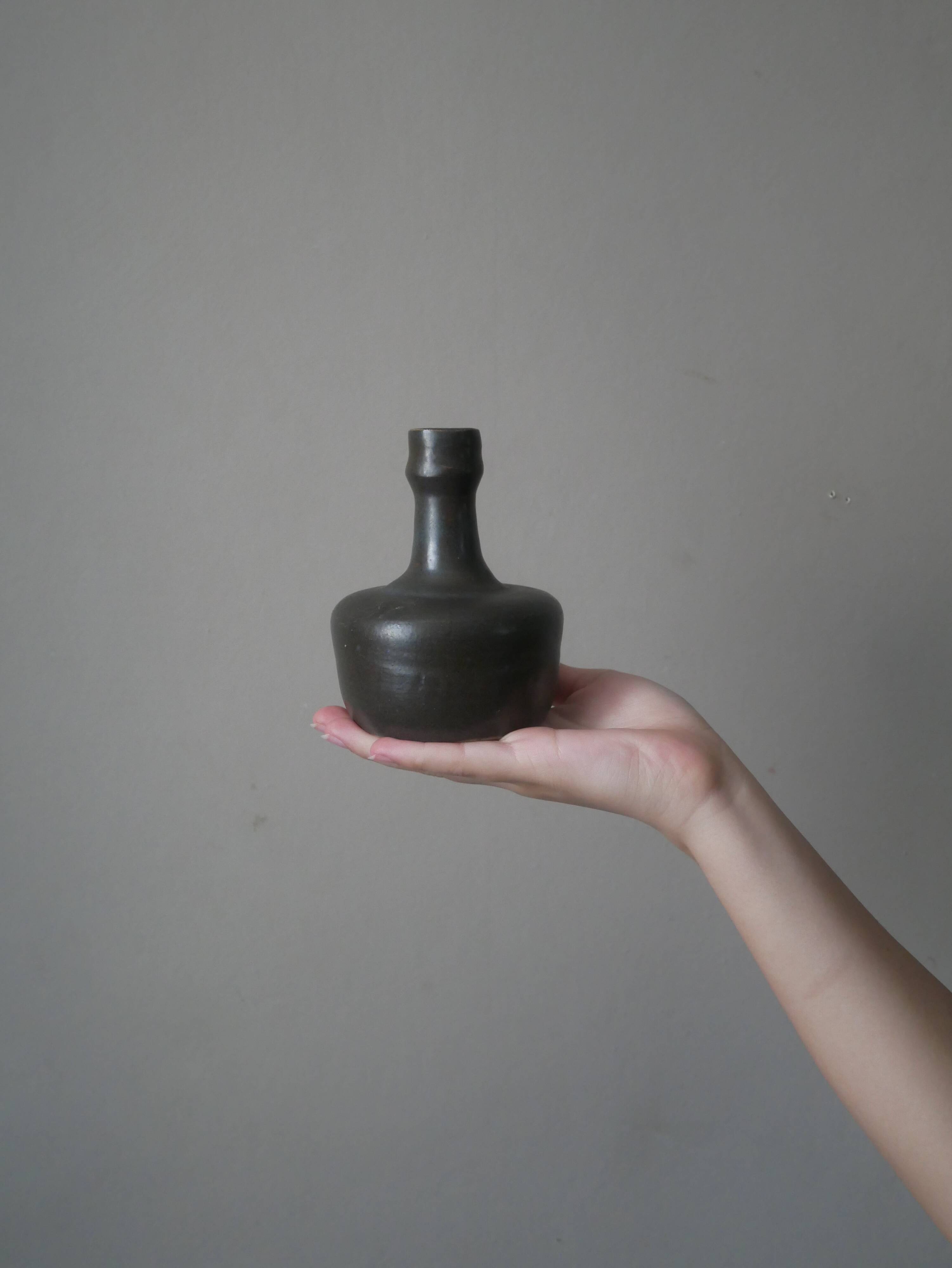 Ceramic vase soliflore pottery handmade craft production object decoration japandi