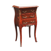 Table de nuit de style louis xv