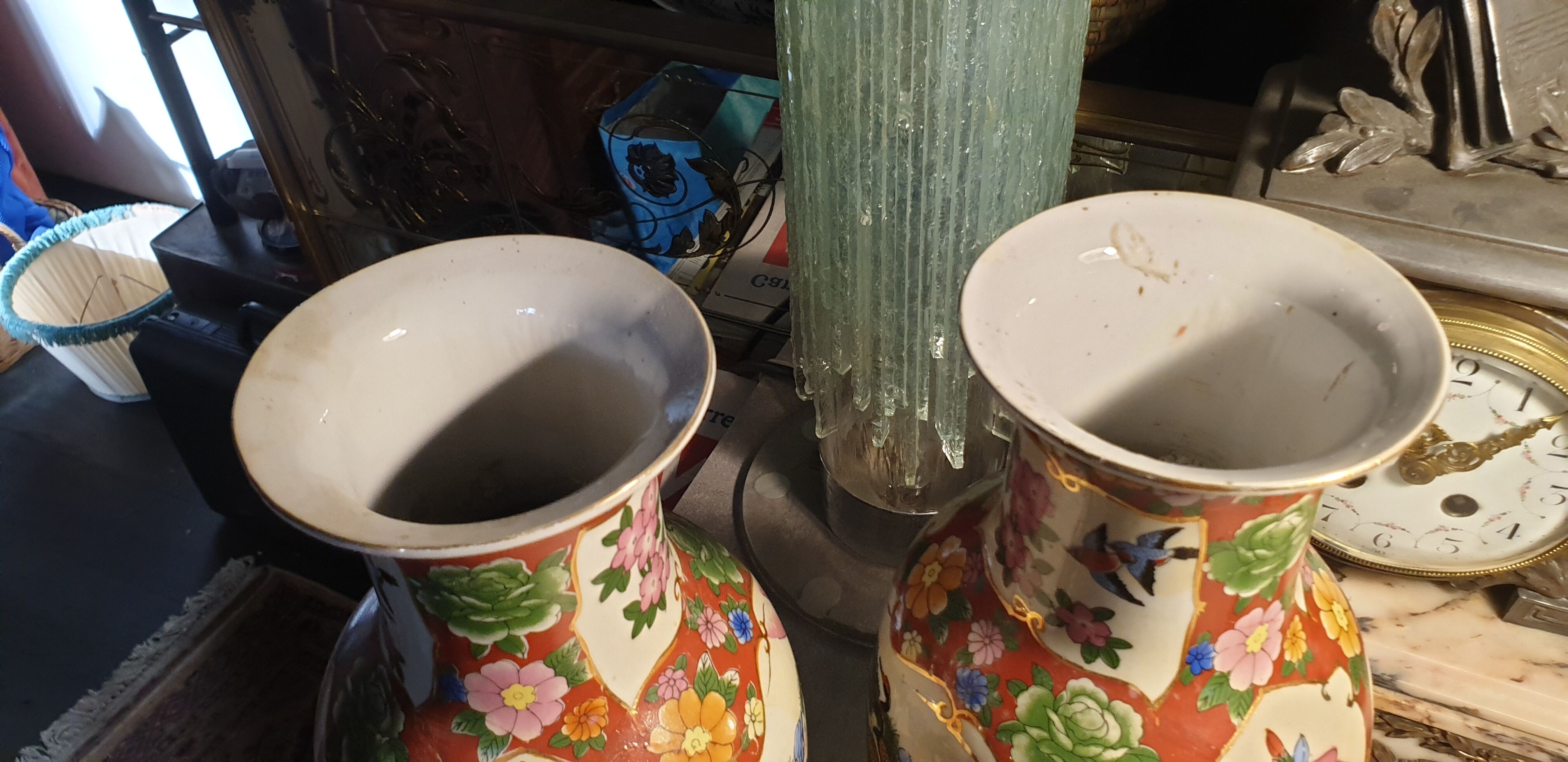 Pair of vases JAPAN, Imari, late nineteenth century -