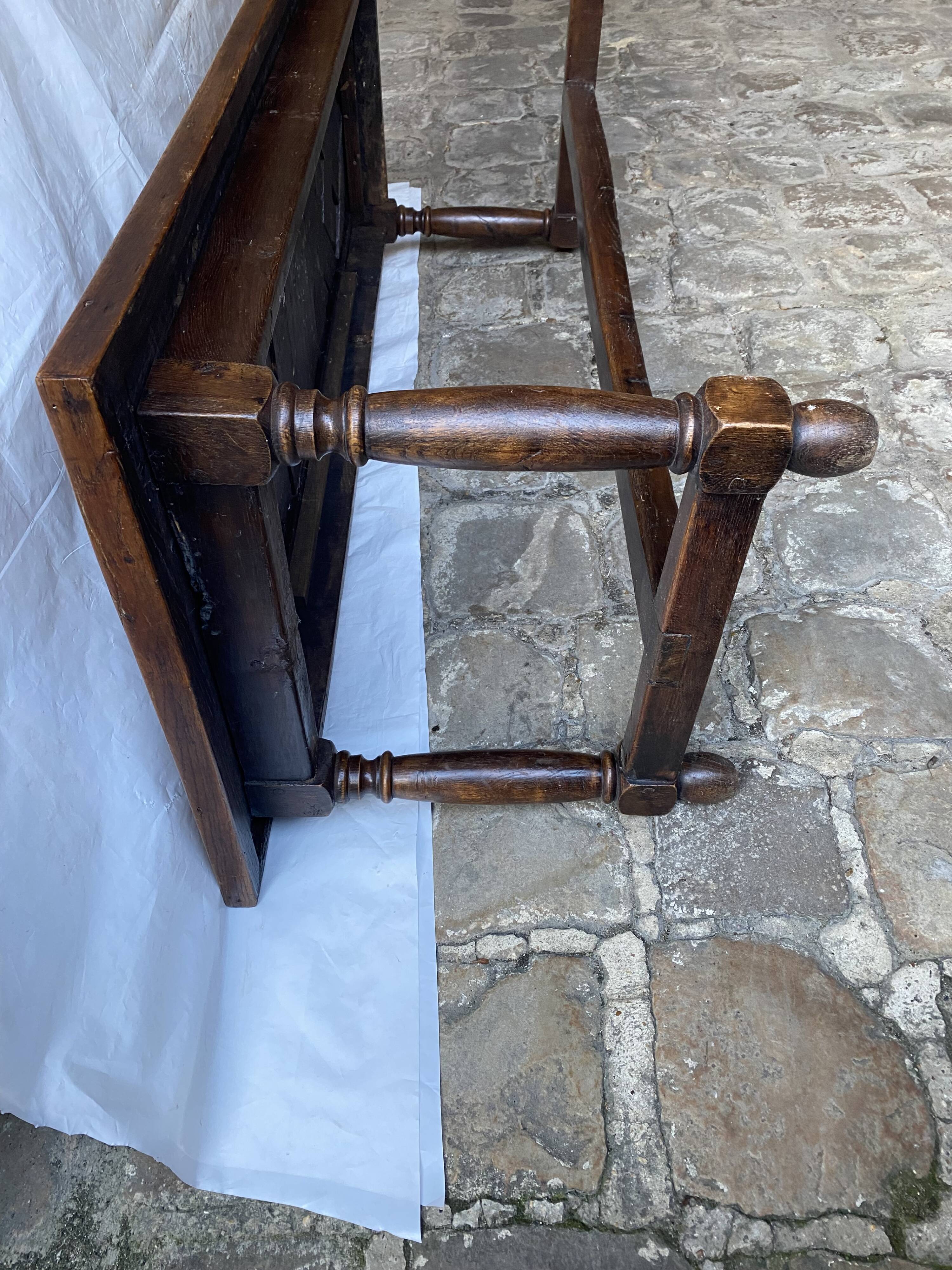 Table de salon en plusieurs essences de bois massif