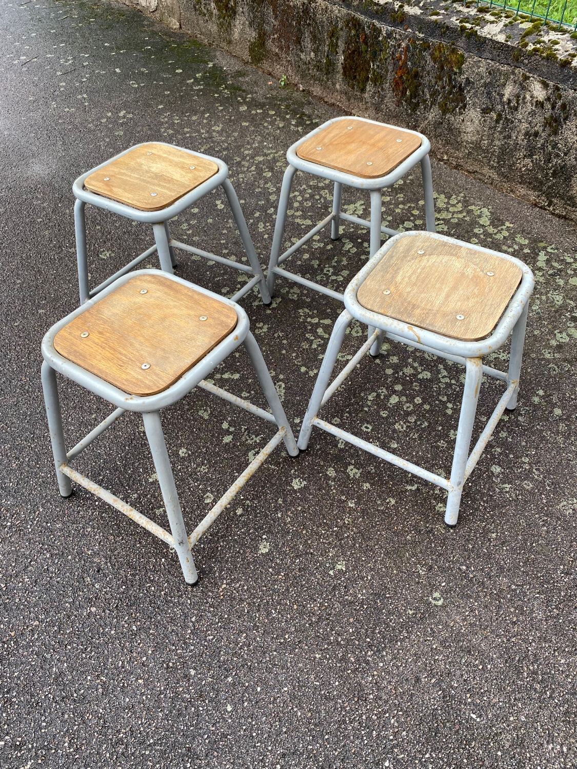 Set of 4 industrial stools
