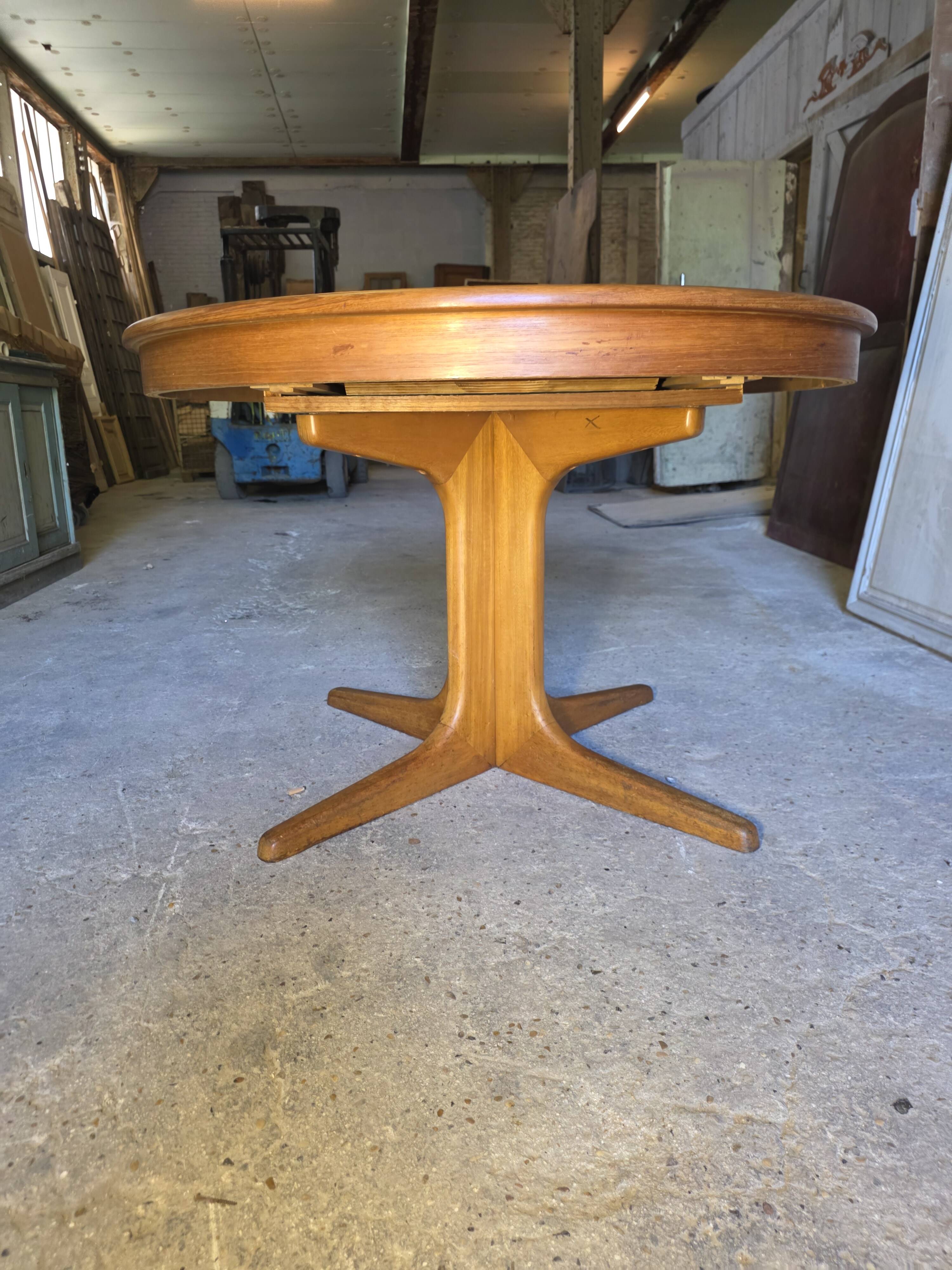 Table extensible Baumann en teck des années 60, (2 rallonges)