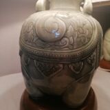 Duo of elephant lamps in cermal