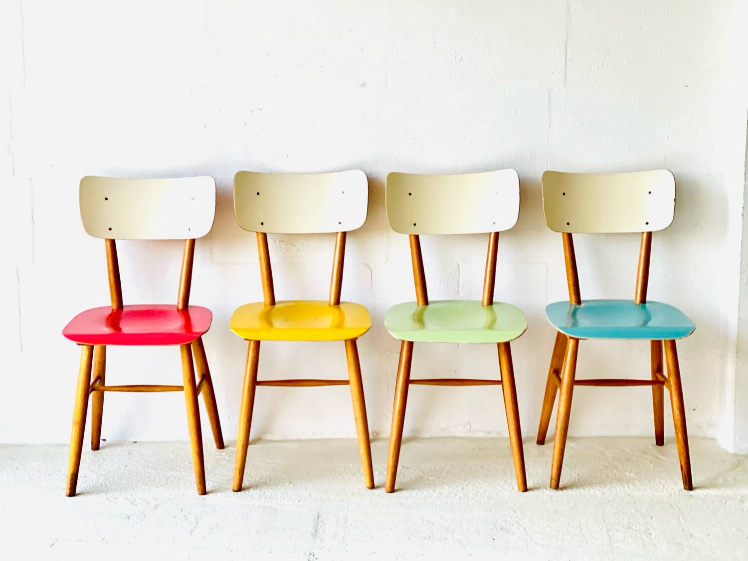 Chaises de salle à manger de Ton, années 1950.