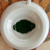 Ensemble pot à lait en porcelaine de Limoges et sa tasse