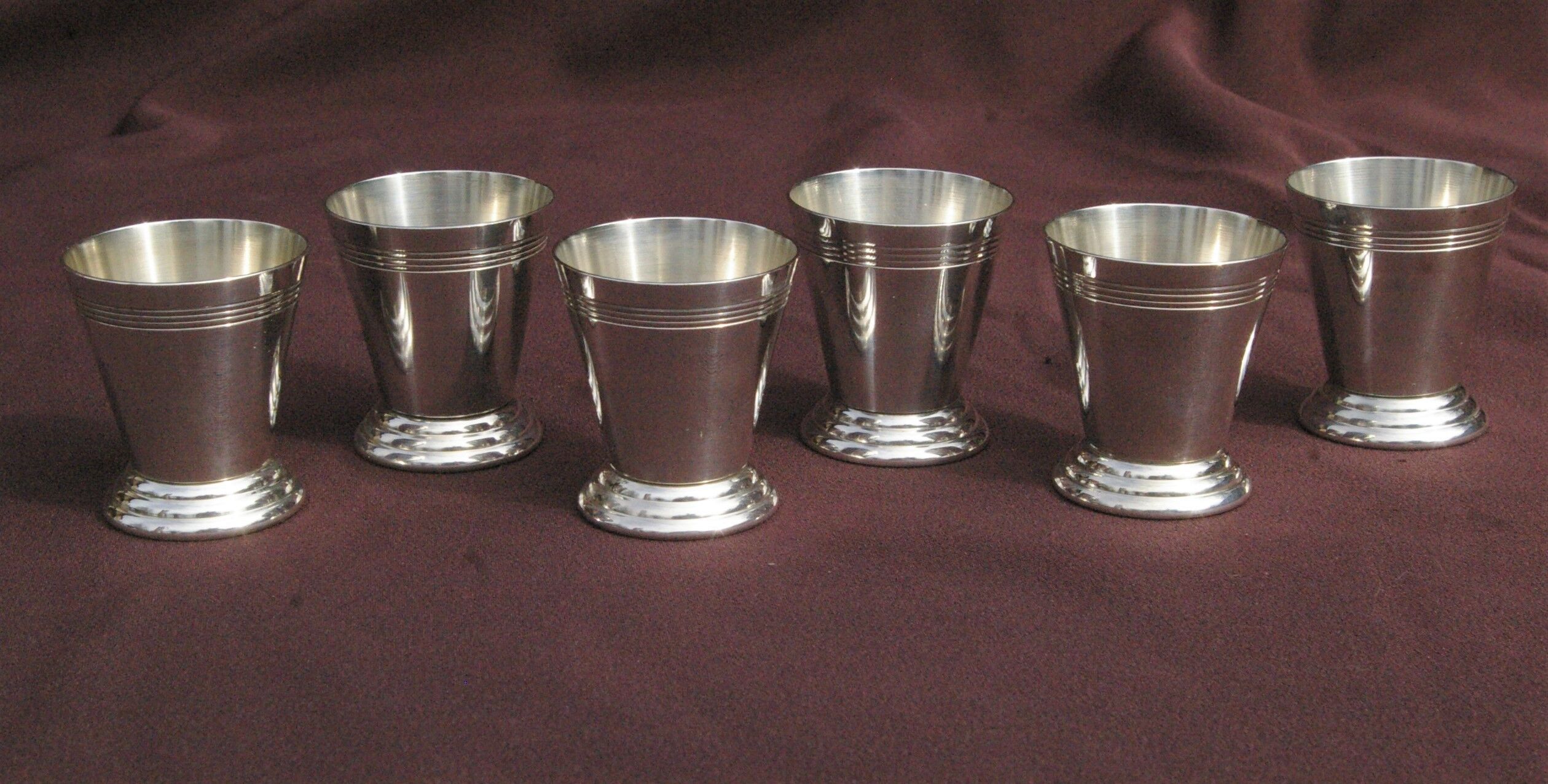 Set 6 coquetiers or Art Deco liquor cups in silver metal