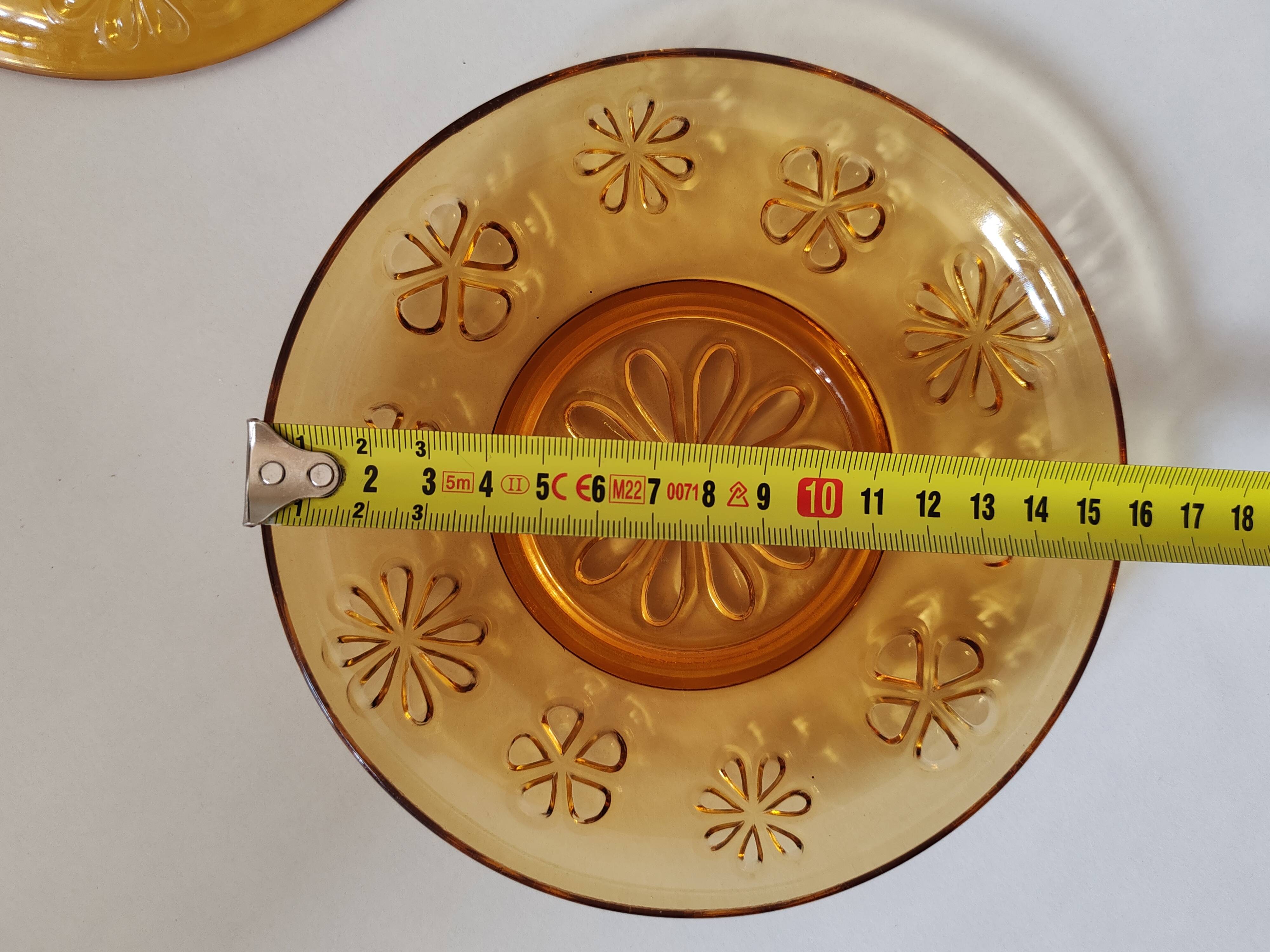 Petites assiettes verre coloré Vereco