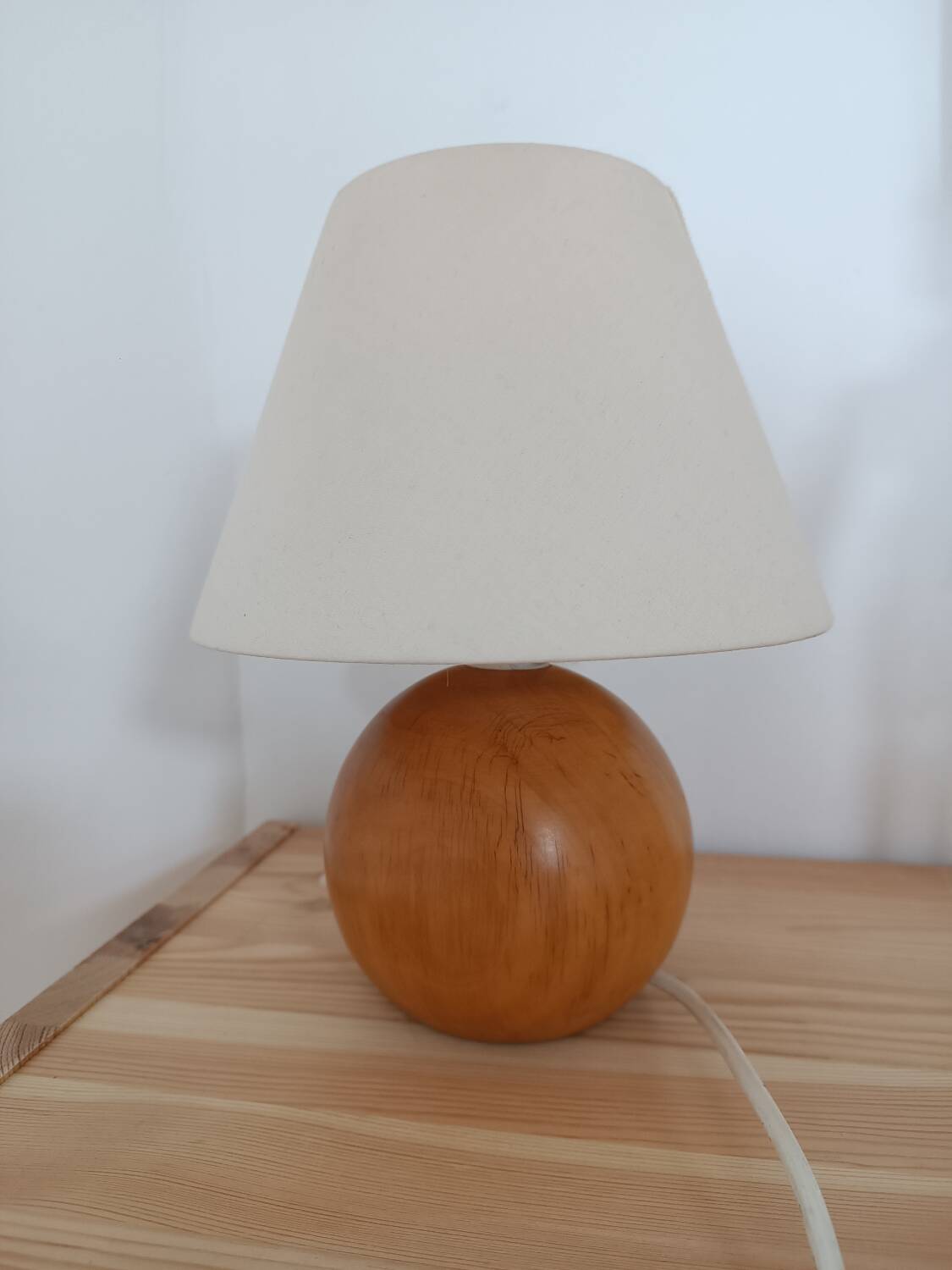 Solid walnut ball lamp