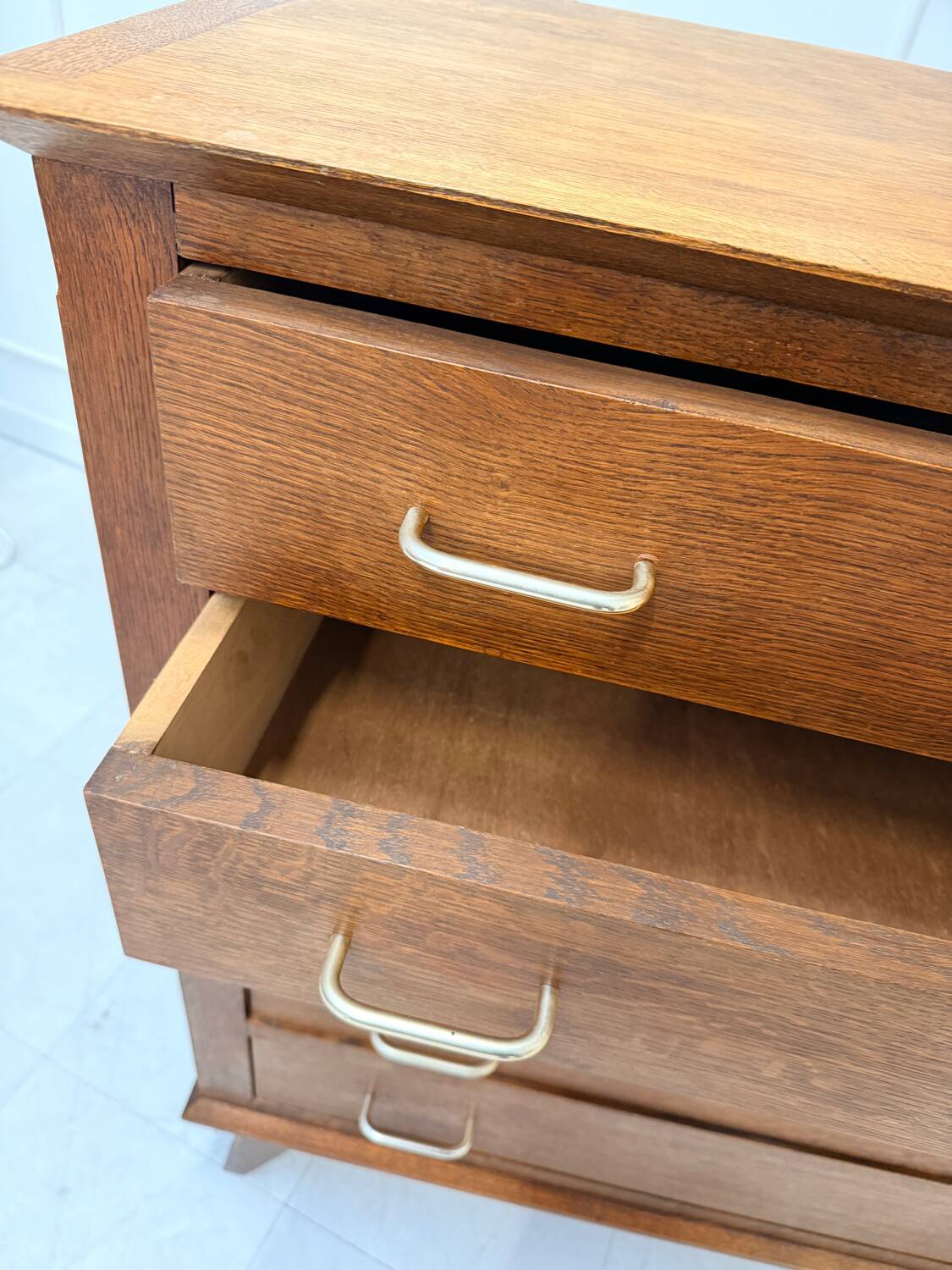 Vintage chest of drawers with splayed legs