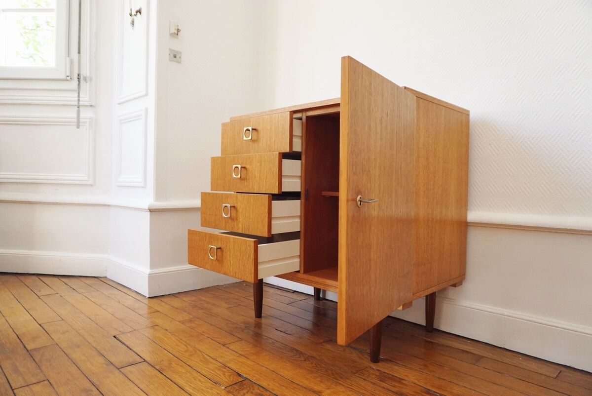 Vintage dresser 4 drawers 1 door