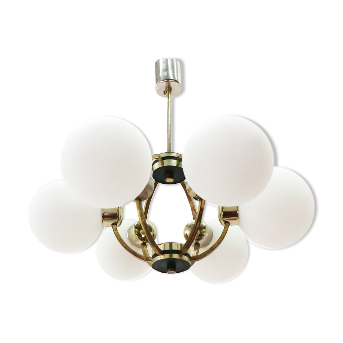 Lustre en laiton des années 50 avec abat-jour en verre dépoli