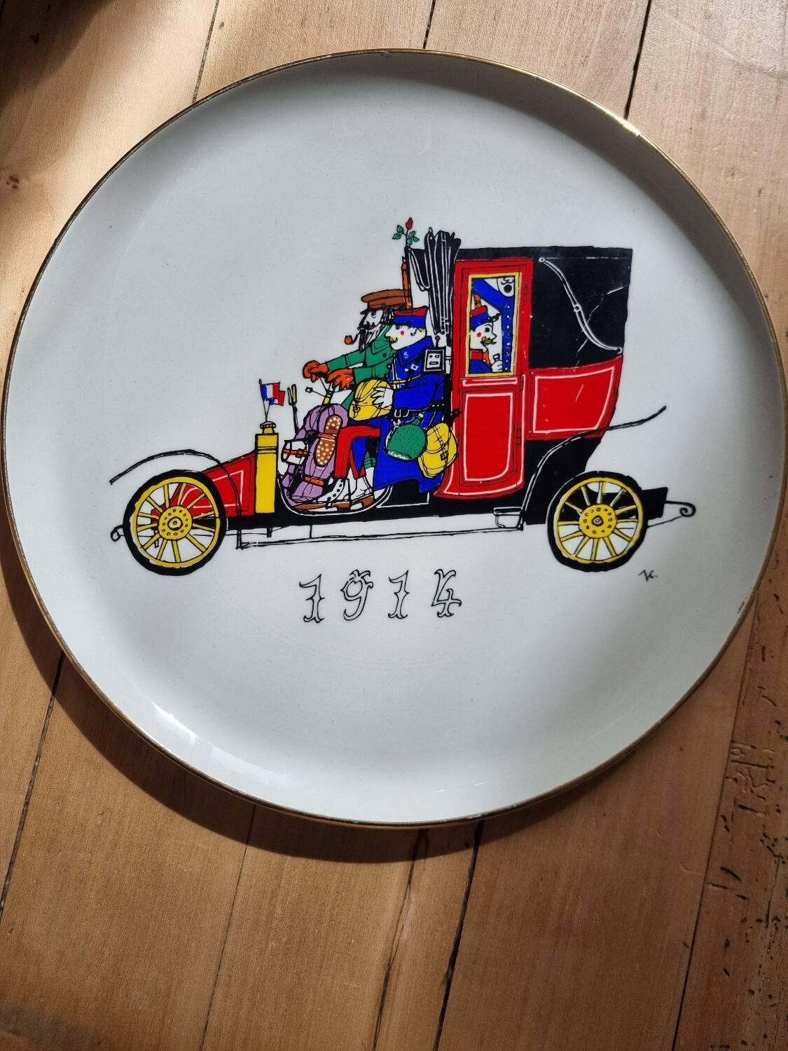 Dessert plates and their Gien earthenware dish illustrated by J. Charmoz automobile theme