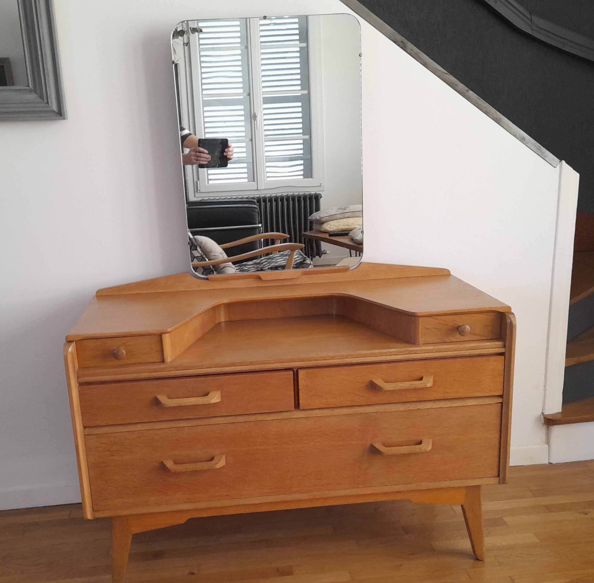 Compass foot dressing table from the 50s