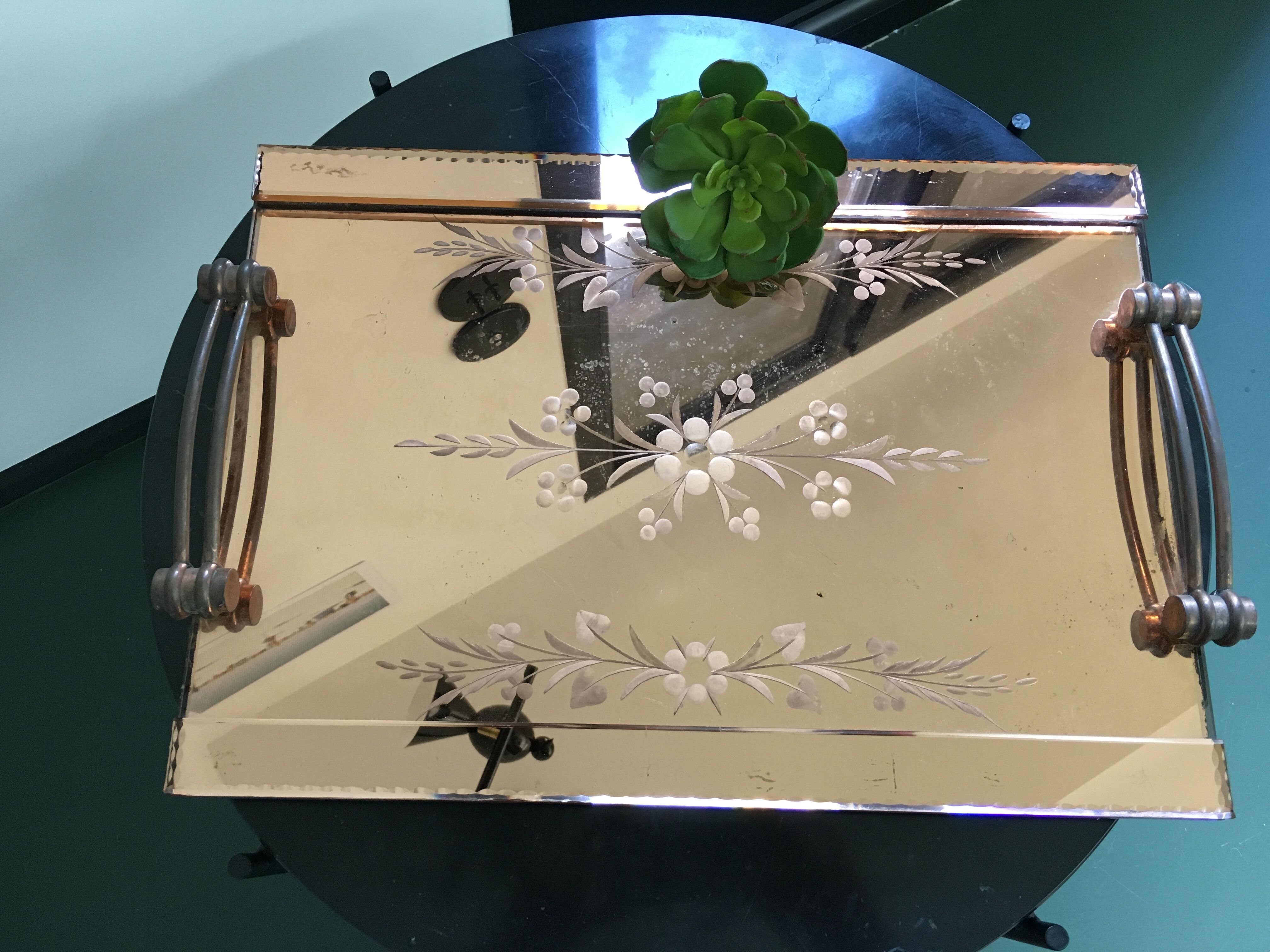 Plateau en miroir rose