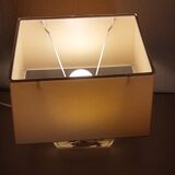 Boat lamp integrated into the base