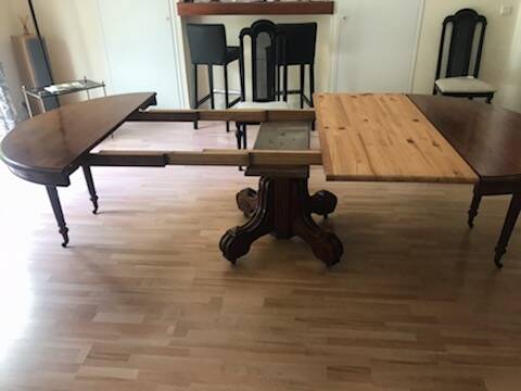 Table extensible en noyer, XIXème s.
